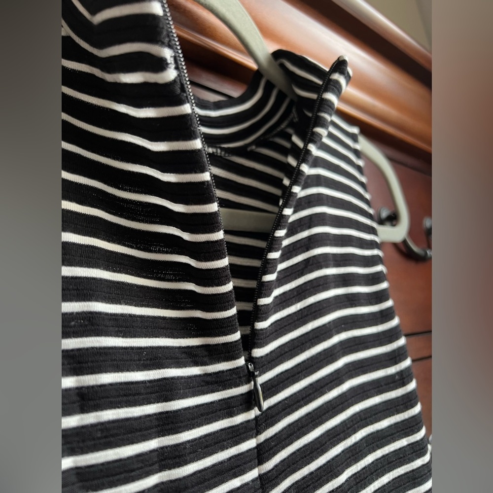 White House Black Market Tank Top - Picture 5 of 9